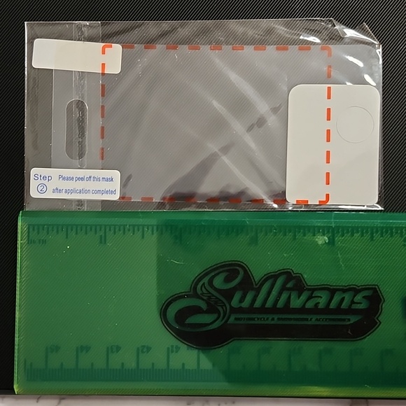 ANGRY BIRD gear4 iphone 4s/4 case with various screen protectors - Picture 9 of 16